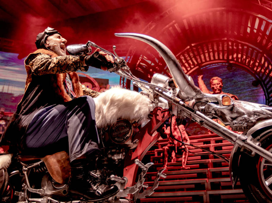 Fotografie de spectacol realizata la musicalul „We Will Rock You”